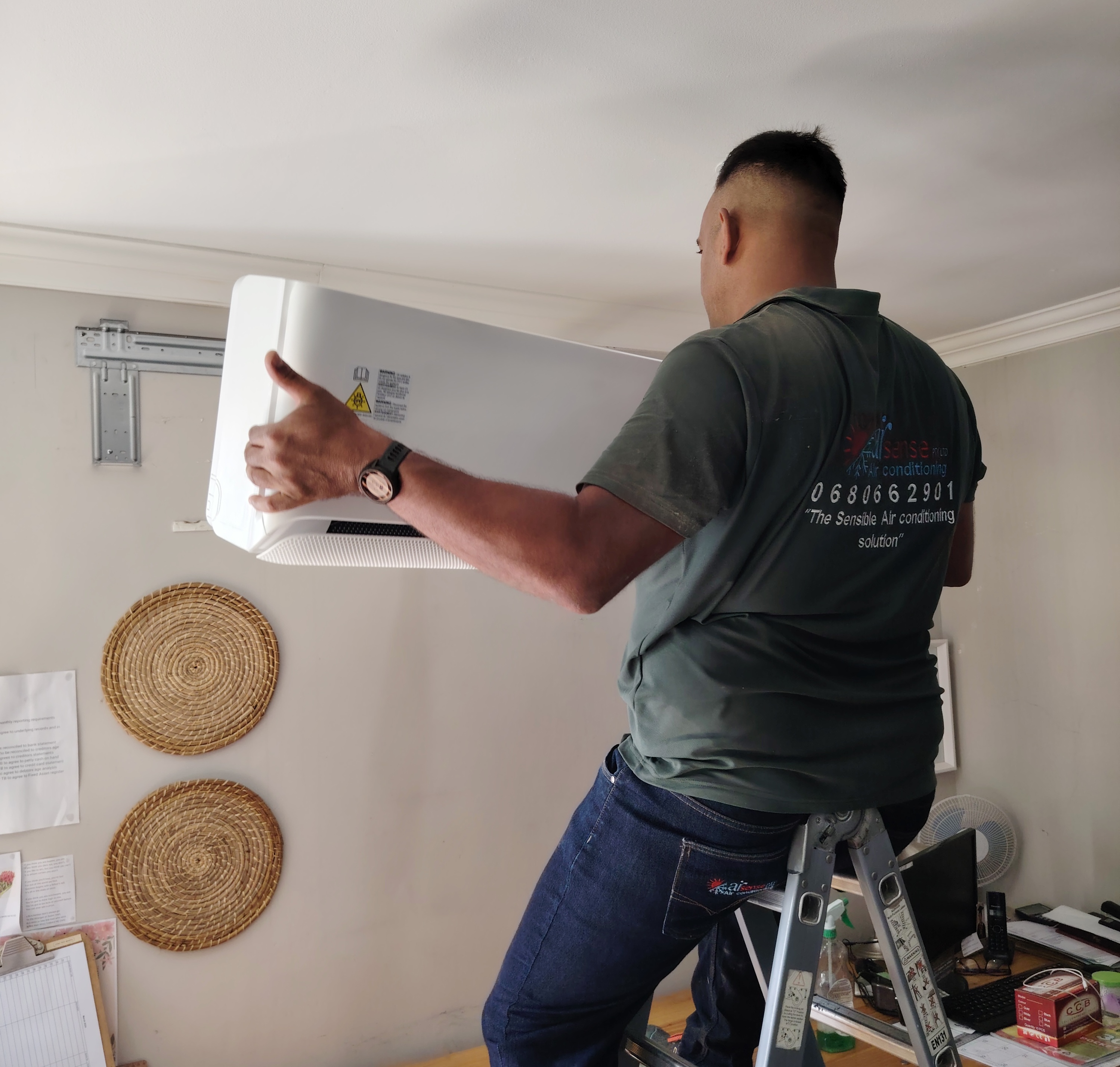 Removal of an existing air conditioner and installation of a new Midea Breezeless air conditioner in Noordhoek