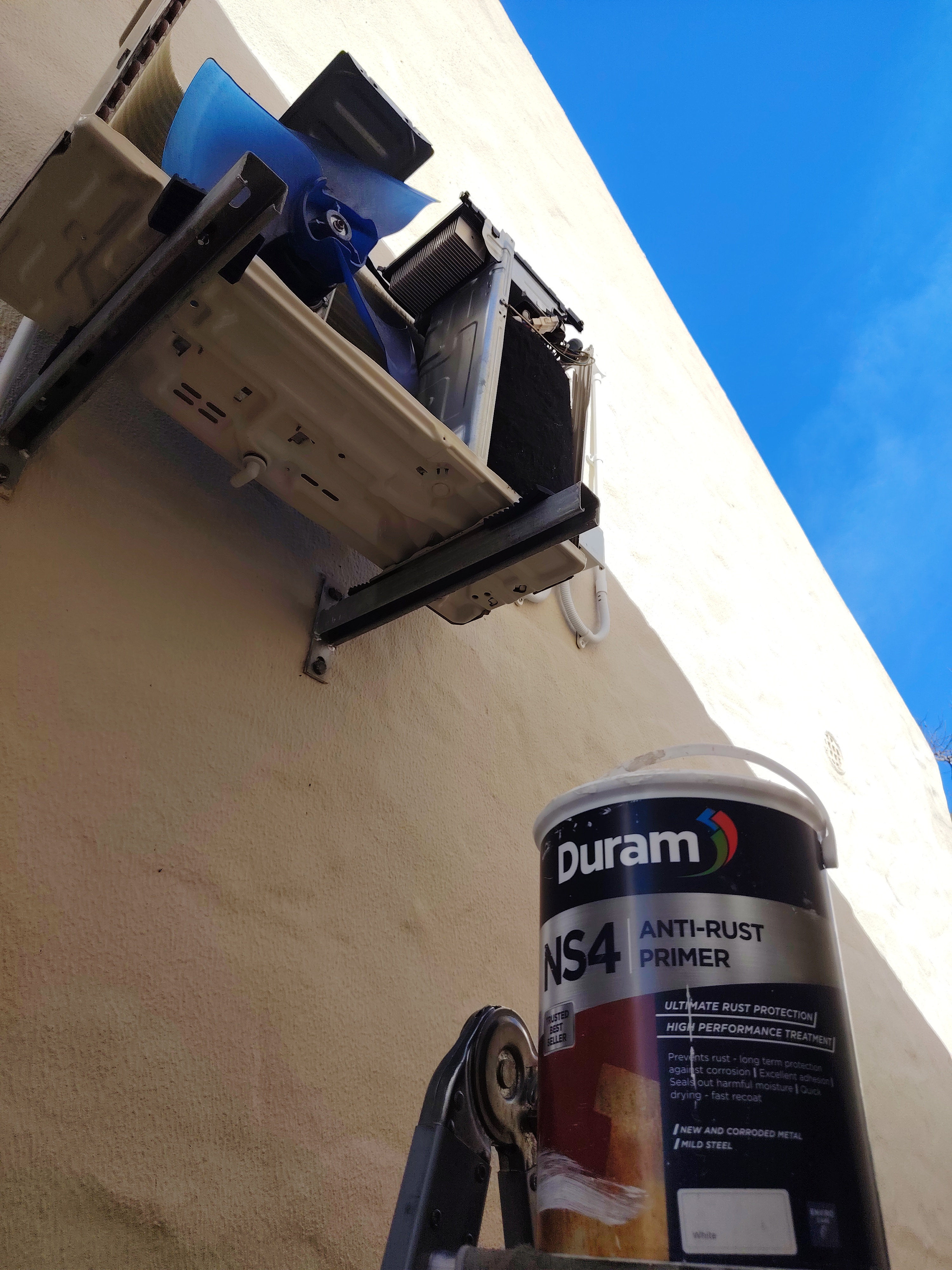 Outdoor air conditioning unit receiving planned preventative maintenance