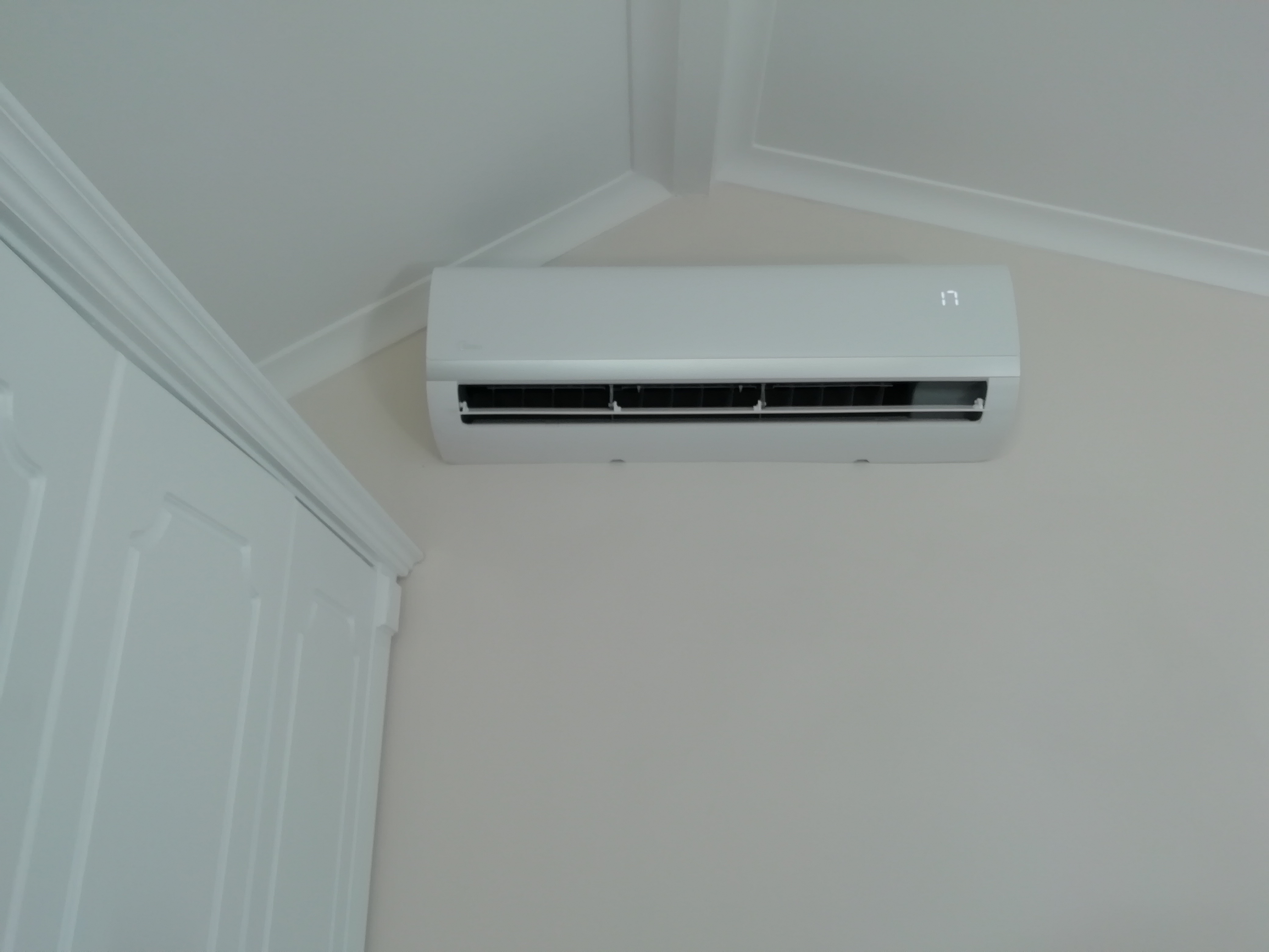 Bedroom inverter air conditioner fitment in Noordhoek