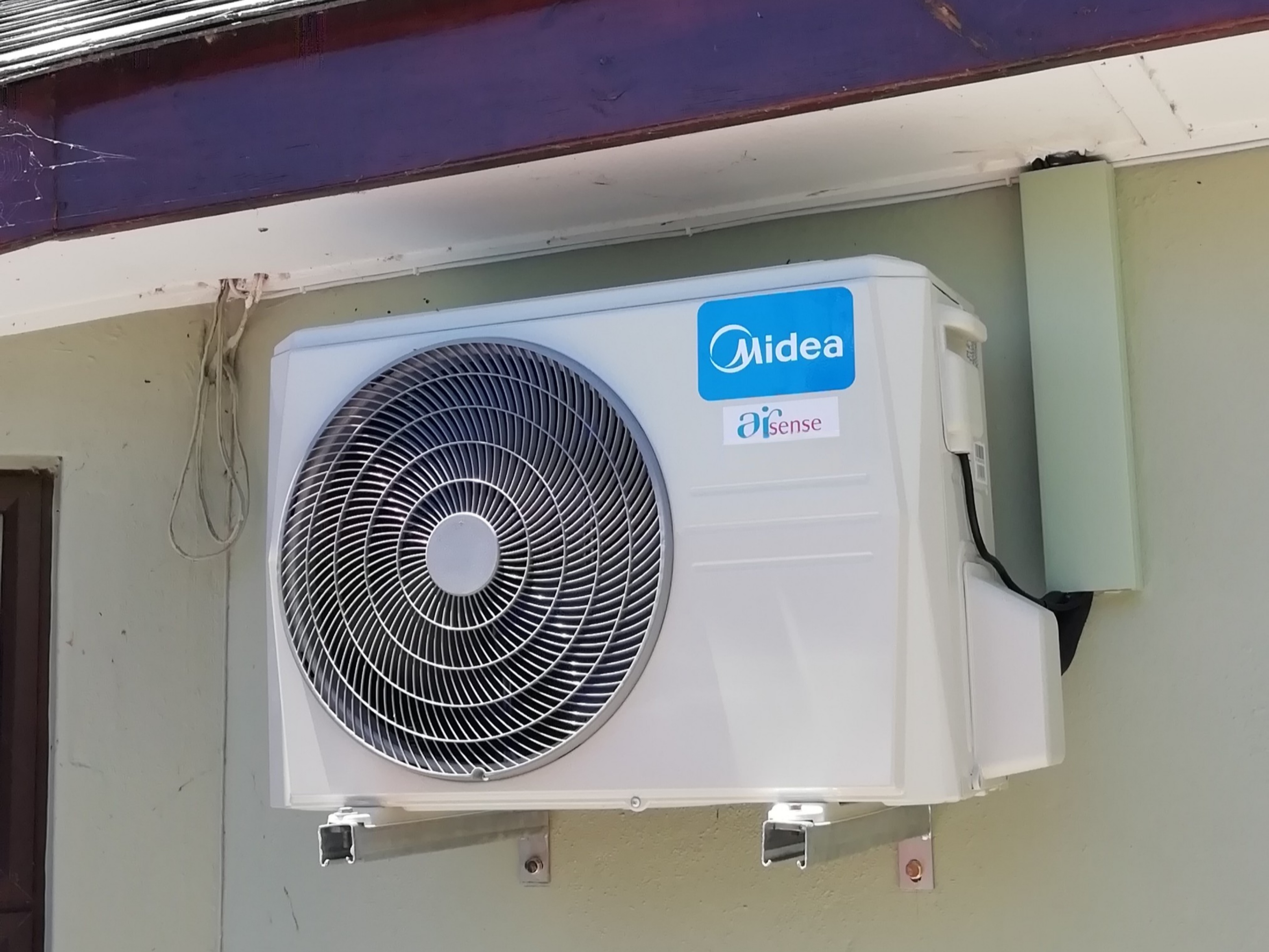 Completed Midea inverter air conditioner installation at Lake Michelle Estate